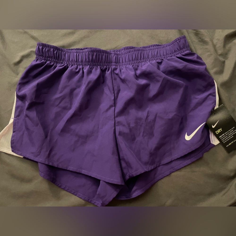 Nike Women’s Running split shorts. Size small. NWT